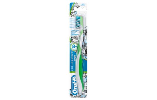 Oral-B Pro-Expert Junior (8+ years) Soft toothbrush with tongue cleaner